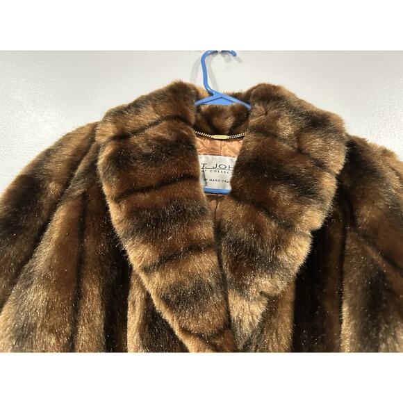 St. John Coat Collection Faux Fur Coat Size 4 NEW - Picture 2 of 11